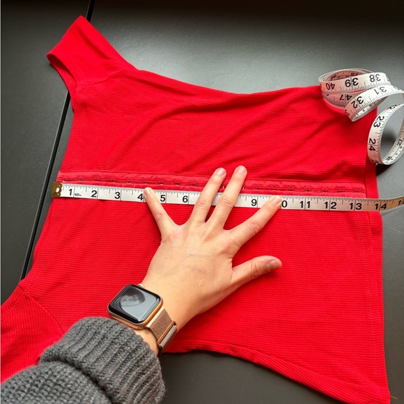 Guess Red Ribbed Top with button down clasps - Picture 5 of 6
